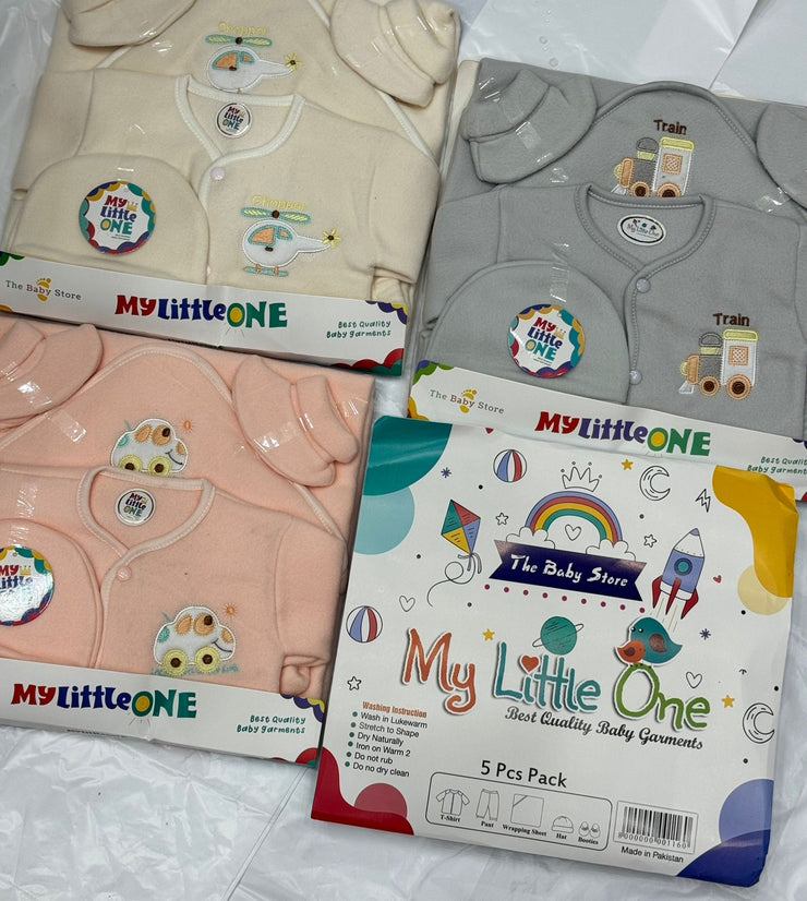 New born Starter set Winter flece 5 pcs T shirt pent wrapping sheet cap booties